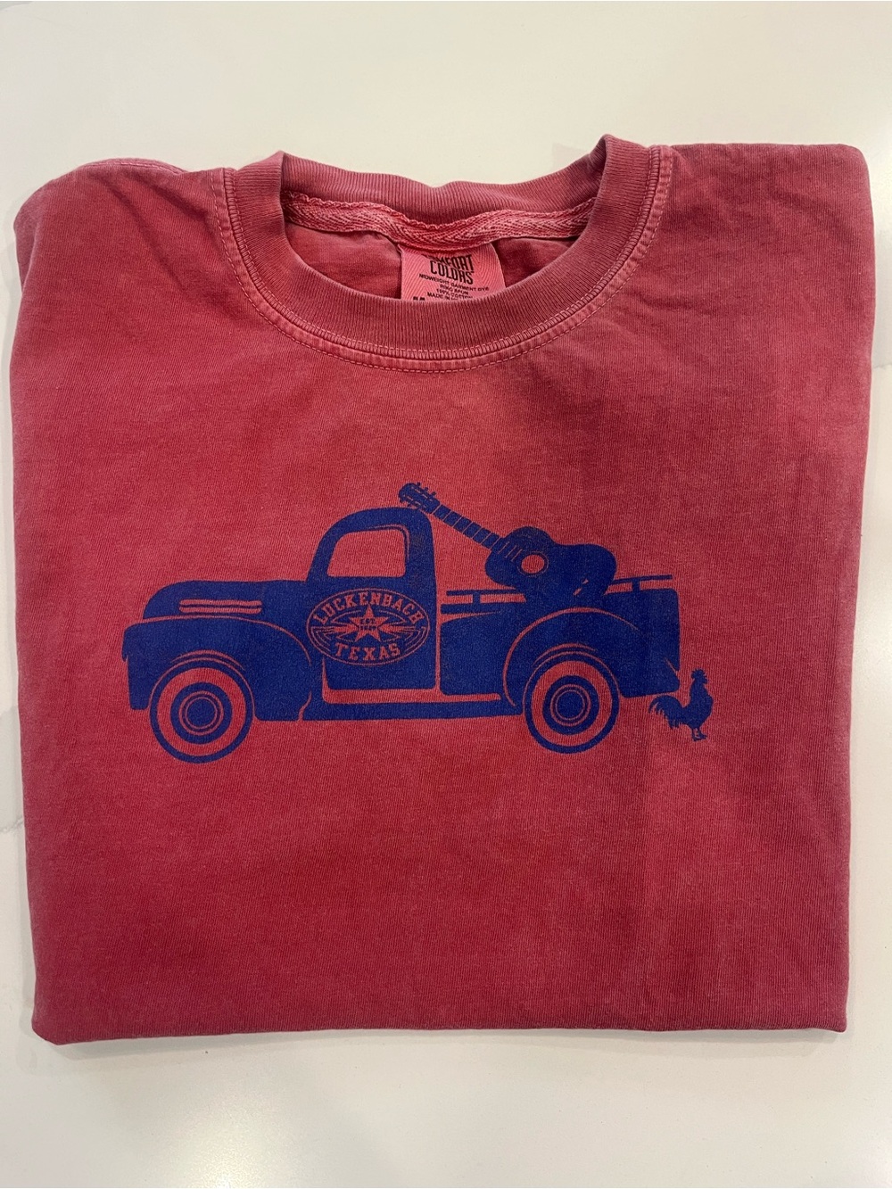 Luckenbach Texas Red Graphic Cotton T-Shirt Crew Neck Youth Med